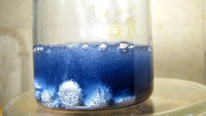 Molybdenum_blue_hydrochloric_acid-zinc-24.jpg